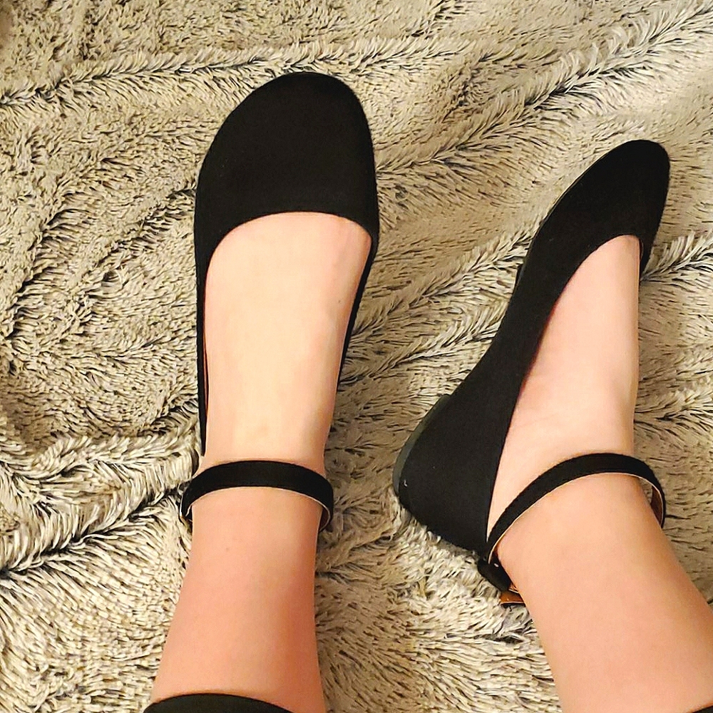 Womens black dress shoe ankle strap